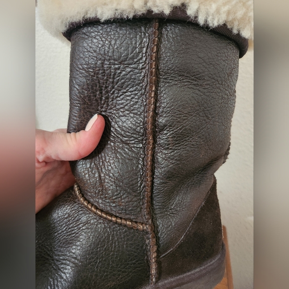UGG Classic Tall Boots in Chocolate Brown. Light fur inside - Picture 8 of 12